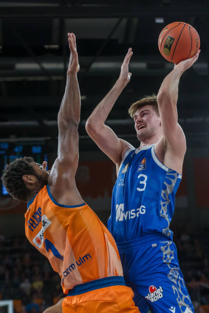 迫使对方在 迫使对方在